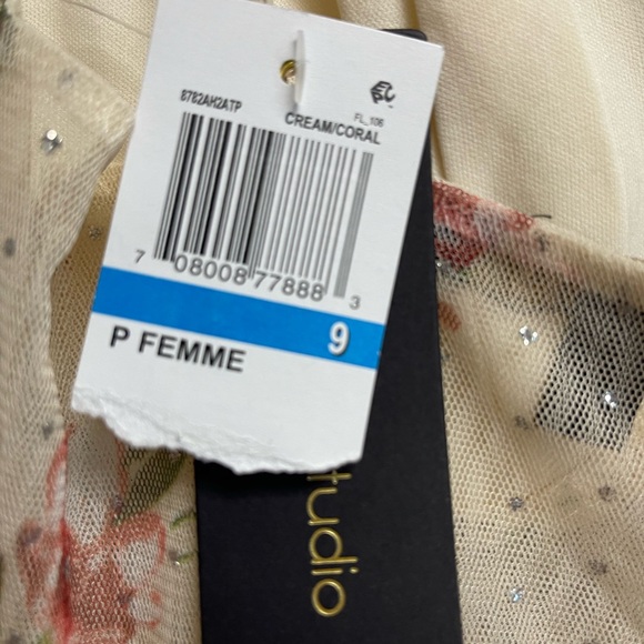 City Studio Juniors Brand Floral Empire waist Size 9 Regular price $120 - Picture 5 of 8